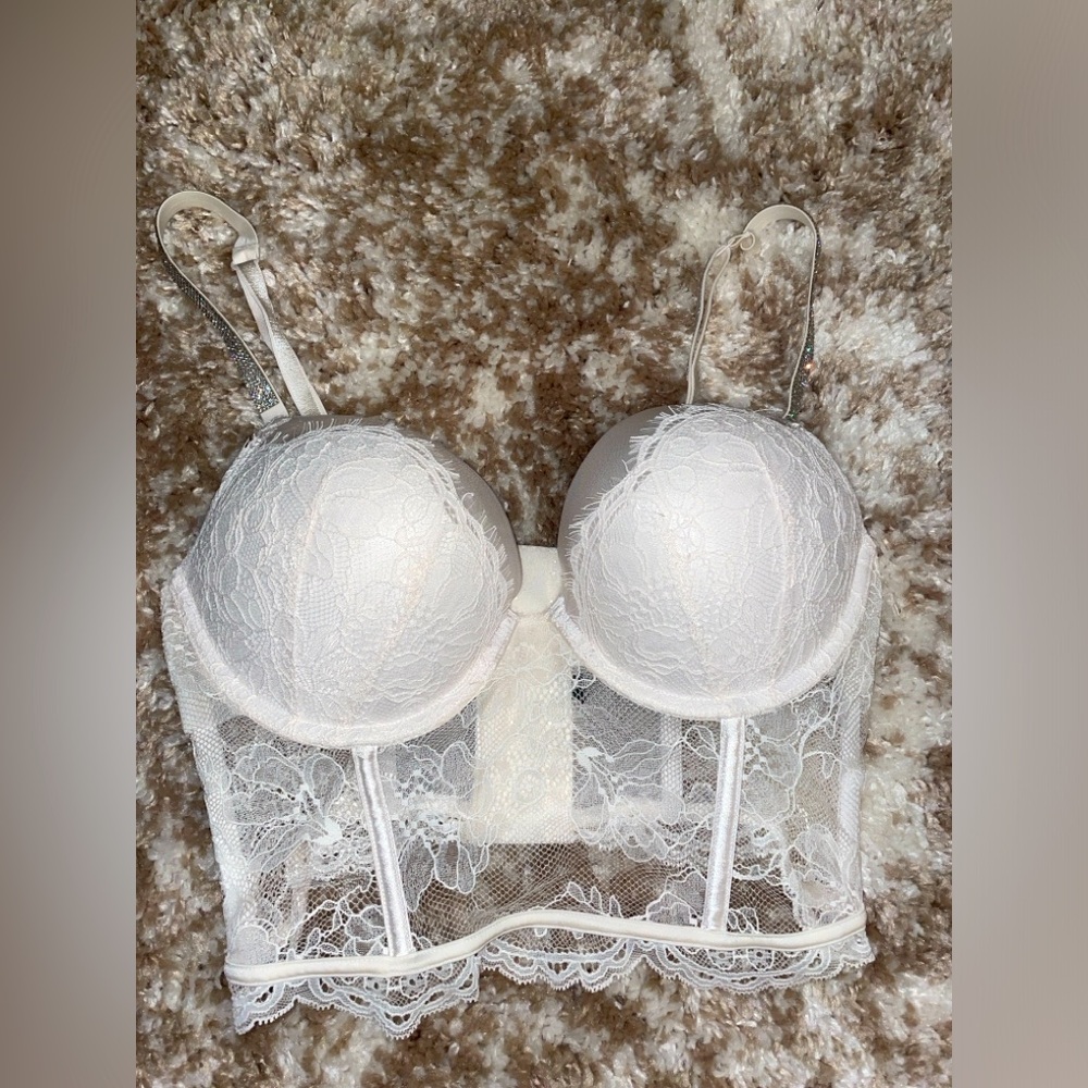 Victoria’s Secret. Size: M